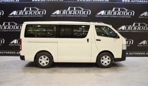 Véhicules Listes TOYOTA HIACE STANDARD ROOF
